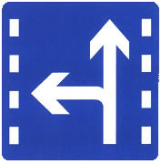 直行和左轉合用車道標志