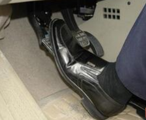 新手如何掌握油門和離合器的