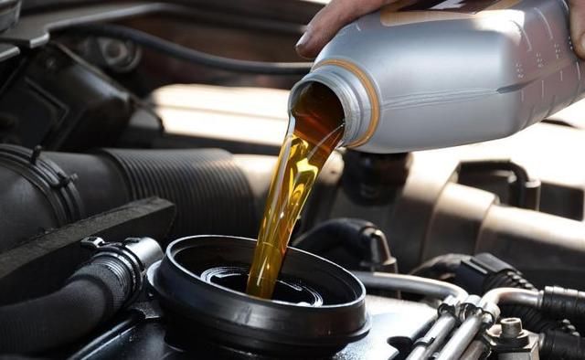 剎車油、機(jī)油和防凍劑應(yīng)該多久更換一次？老司機(jī):別忘了這些時候
