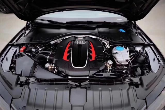 只有當我高速行駛時,我才發現原來的渦輪增壓發動機和自然吸氣發動機之間有很大的差距。