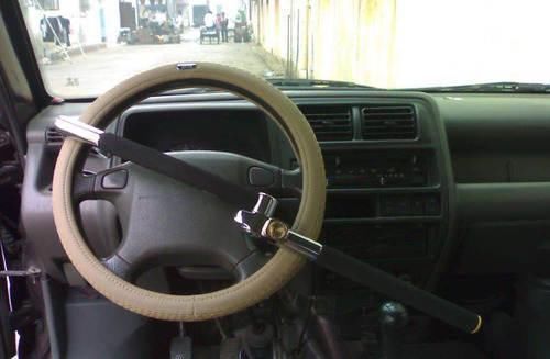 為什么美國人停車時總是側著