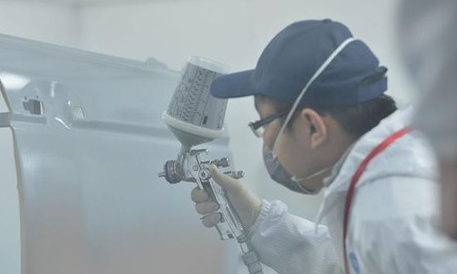 油漆一輛汽車要多少錢