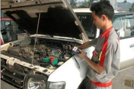 汽車剎車油的更換方法
