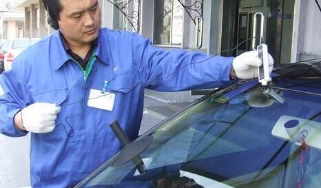 如何正確使用玻璃水使窗戶更