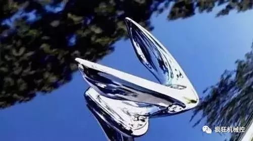 [車標]一個小小車標竟然20萬，