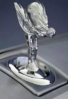 全球較美的十大車標，苐yi名不服不行