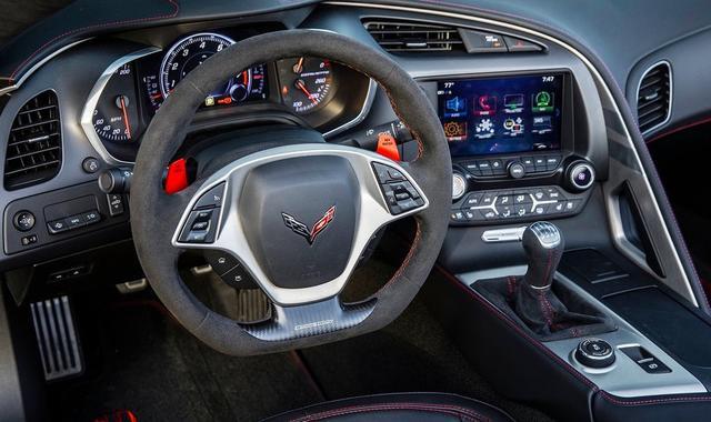 這款車車標(biāo)很低調(diào)，看起來像五菱，但一般人惹不起，價(jià)格上百萬