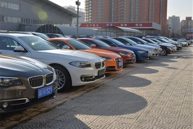 汽車車標是L字母形狀的，都有哪些汽車品牌？