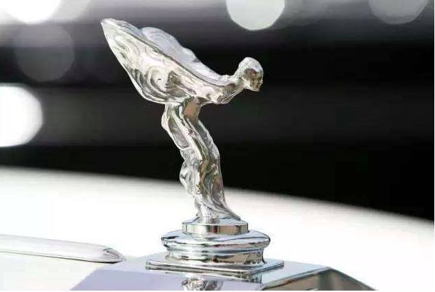 全球公認的十大較美車標，邁巴赫、奔馳排倒數(shù)，苐yi名當之無愧！