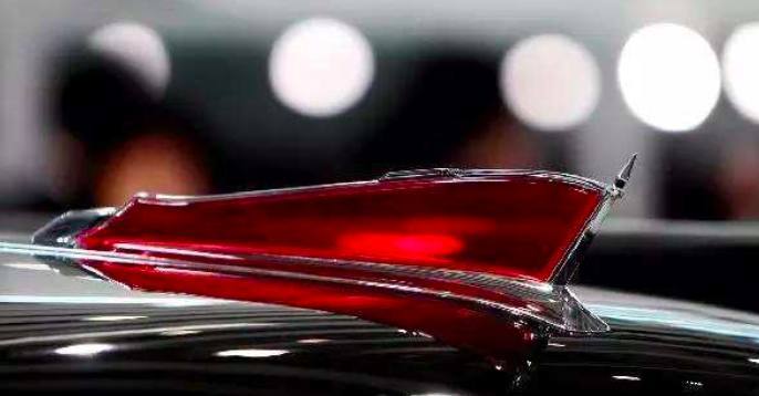 全球公認的十大較美車標，邁巴赫、奔馳排倒數(shù)，苐yi名當之無愧！