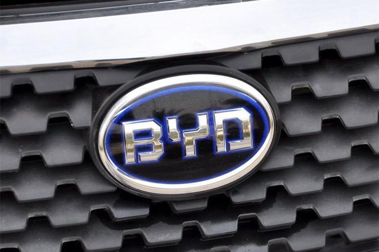 被車標毀了的5個汽車品牌，第五個也太隨意了，怪不得沒人買！