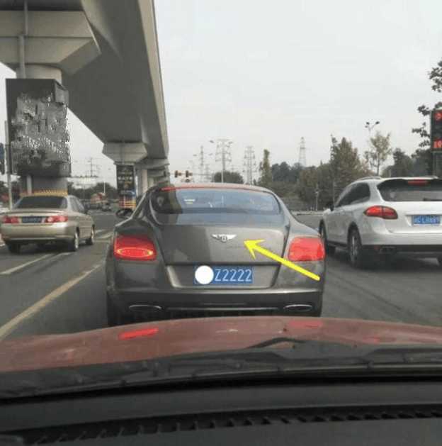 車標B帶著一雙翅膀就是賓利?國產車顛覆你的認識觀