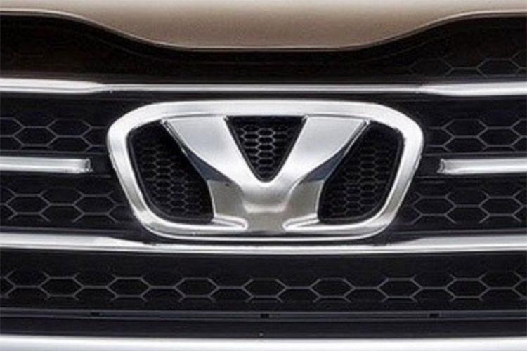 路上幾乎看不到的4個(gè)車標(biāo)，圖1是一朵梅花，能認(rèn)出三個(gè)算我輸！