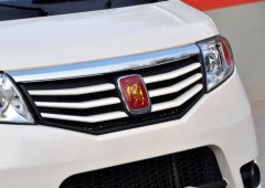 國產最霸氣面包車！車標帶一