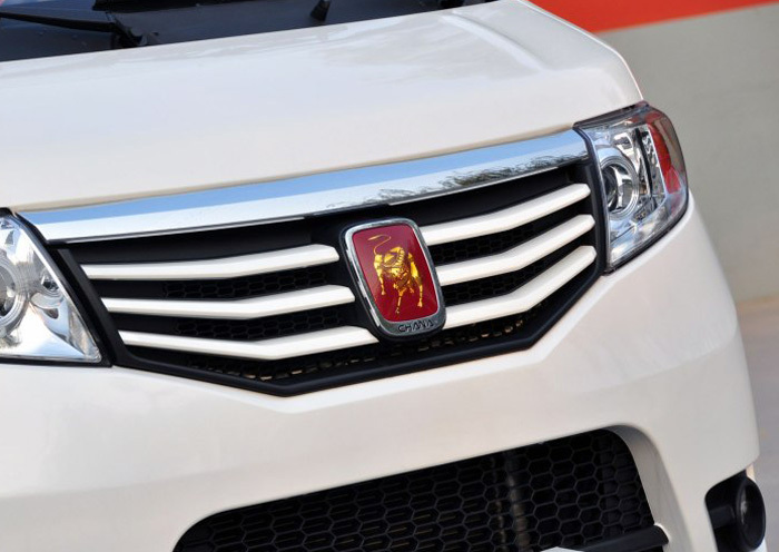 國產較霸氣面包車！車標帶一頭牛，蘭博基尼看了嚇一跳