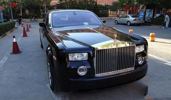 世界上三大較貴的車標志，幻影18K鍍金車標24萬，浙江小孩曾偷過