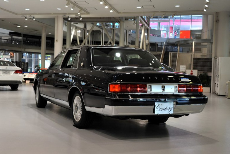 車標(biāo)是只金鳳凰，比勞斯萊斯更尊貴，車長(zhǎng)5.3米只賣75萬(wàn)