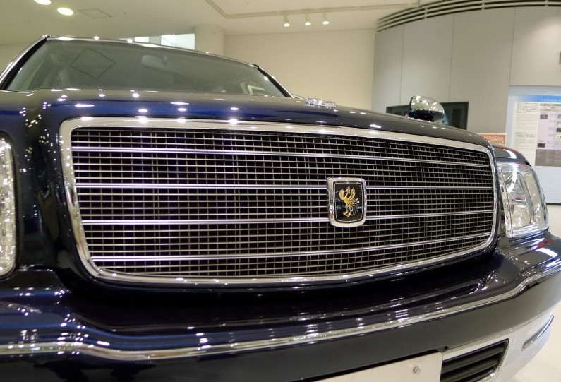 車標(biāo)是只金鳳凰，比勞斯萊斯更尊貴，車長(zhǎng)5.3米只賣75萬(wàn)