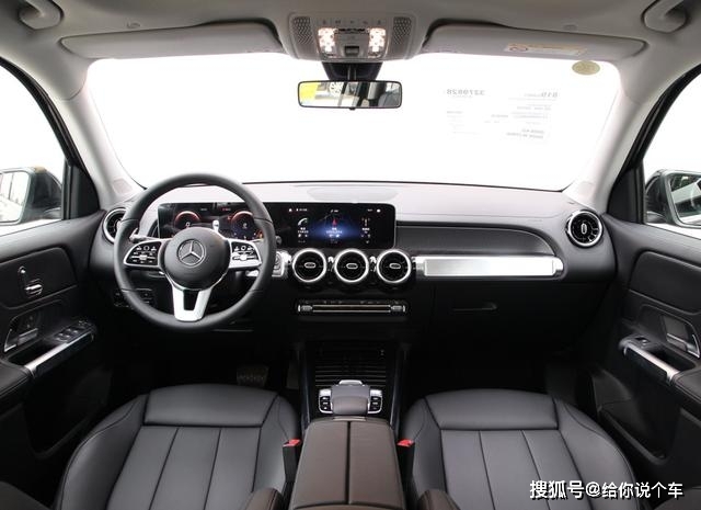 車標(biāo)就值十萬的3款豪華SUV，網(wǎng)友：以后買車要繞著走