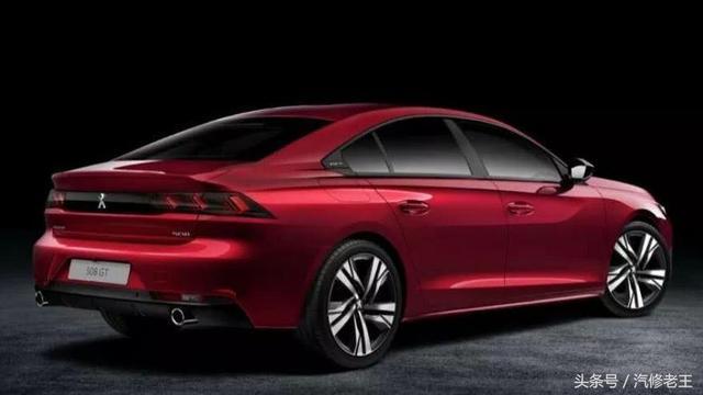 前車標(biāo)上帶數(shù)字，后車標(biāo)下帶字母，法系車終于被逼急了