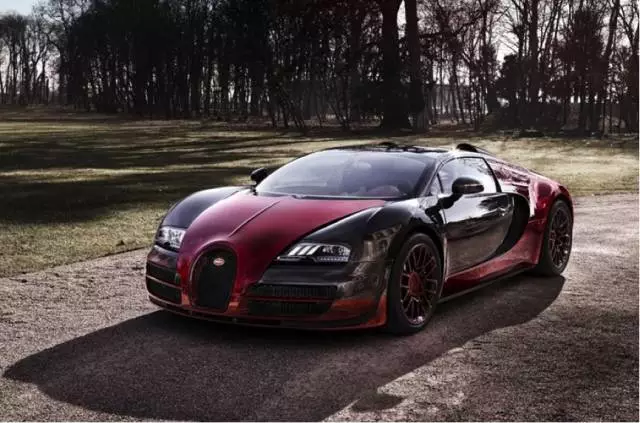 車標就能換寶馬，千萬級的車長啥樣？