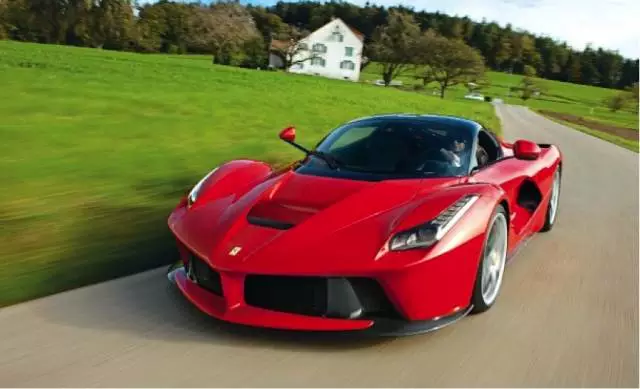 車標就能換寶馬，千萬級的車長啥樣？