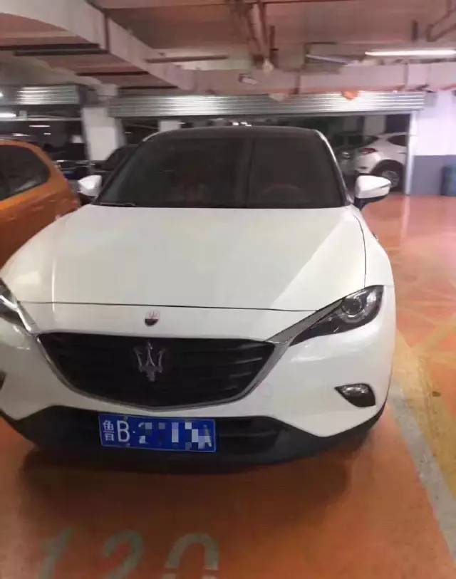 這些被車主“改裝”后的車標讓人看呆了！但較酷的居然不是法拉利和寶馬，而是…