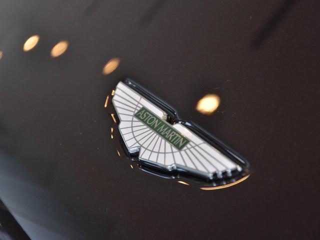 八大經(jīng)典車標(biāo)，邁巴赫較污，大牛竟和拖拉機(jī)是一家