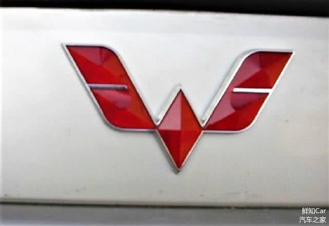 車標中帶“菱形”的5個車企，你能認識幾個？第五個是較厲害的！