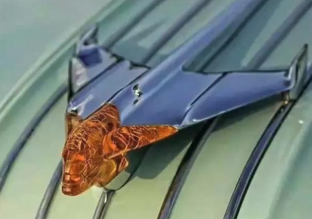 除了勞斯萊斯小金人，歷史上還有過這些立體車標，一個都沒見過！