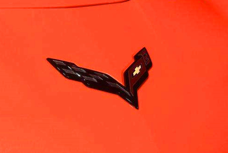 “車標帶翅膀”的汽車品牌不要惹，每個都是狠角色，第4個很眼熟