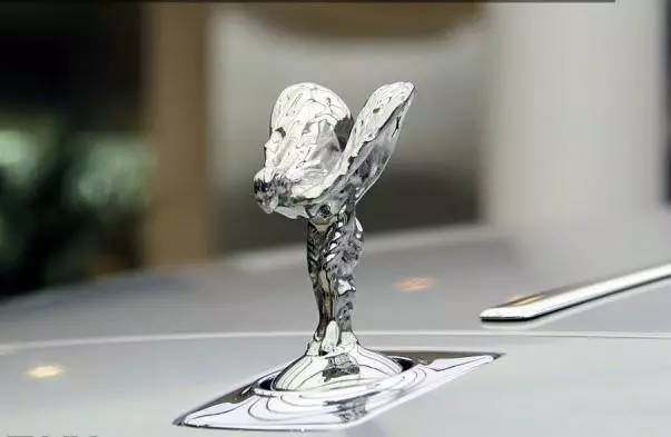 三大頂級豪車車標有多貴？較便宜也要15萬一個！