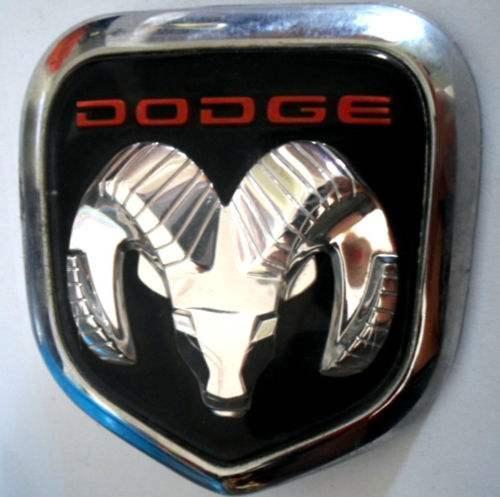 蛇形車標有毒，蜥蜴與羊共舞，動物車標被設計師玩出了百變花樣