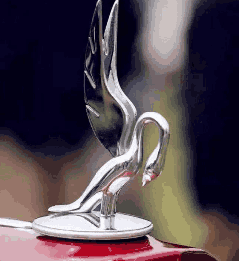 比勞斯萊斯還好看的四個車標，不幸已經消失了三個車標！