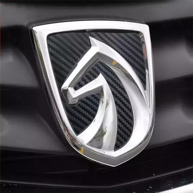 網友都說：寶駿車標太丑，但為何寶駿卻依舊堅持不換標？