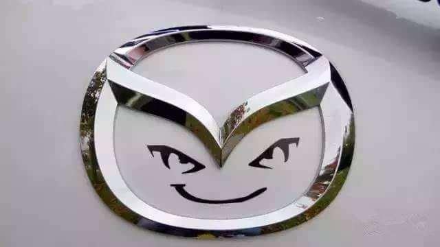 奇葩的車主，居然把車標改成這樣了，你見過幾個