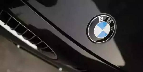 《速8》里的豪車你不懂，這些豪車車標也不認識？