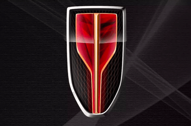 車標這事，設計太LOW了確實得換，你說紅旗汽車，換個新標能月銷五千輛嗎？