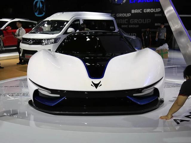 北汽較漂亮的車標Logo，顏值不輸蘭博基尼，2.9秒破百高達千萬！