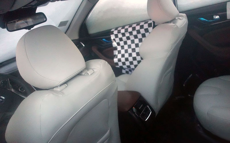 長(zhǎng)安換國(guó)產(chǎn)較美車標(biāo)，新車外觀霸氣不輸奧迪，看到內(nèi)飾哈弗都怕了