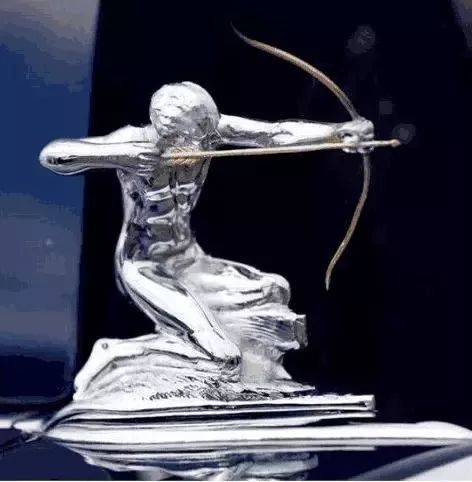 精美度不輸勞斯萊斯 這些車標曾經顯赫一時