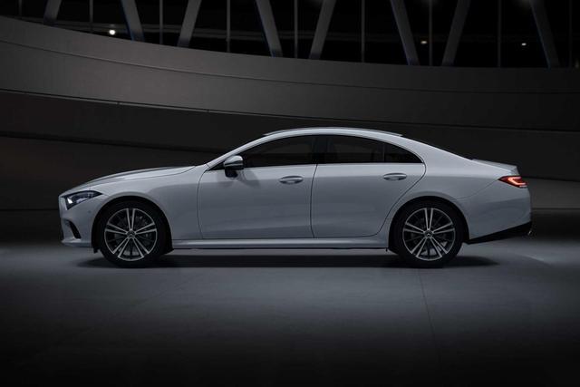 一個車標就值30萬？這輛較貴1.5T，讓豪華車主的排量尊嚴不復存在