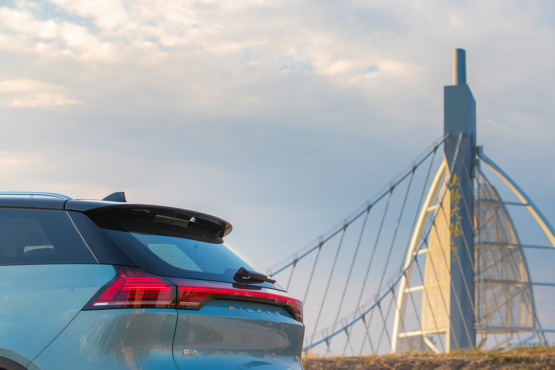 車標都沒幾個人認識，全新國產SUV敢賣20來萬，果然有點貨！