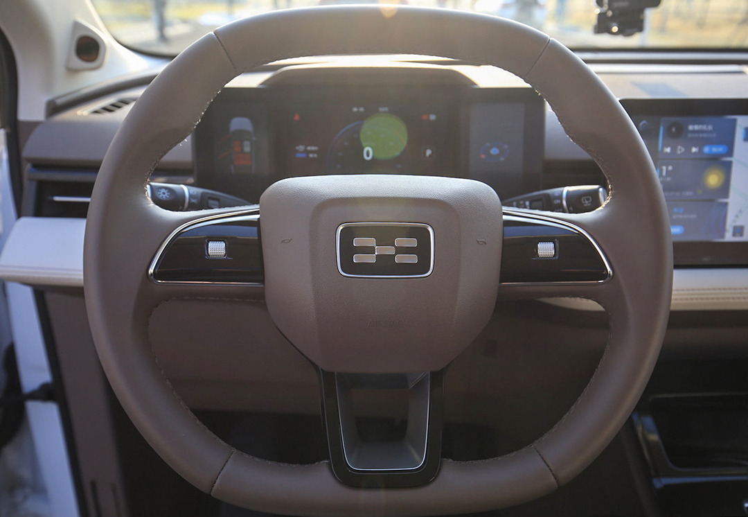 車標都沒幾個人認識，全新國產SUV敢賣20來萬，果然有點貨！