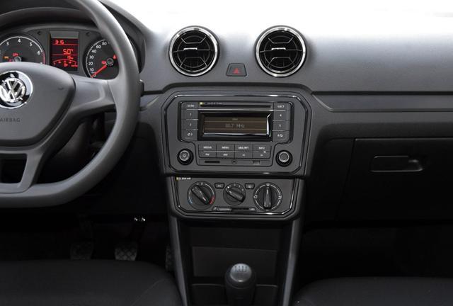 把"車標"扣下來，恕我直言！這車三萬給我都不要