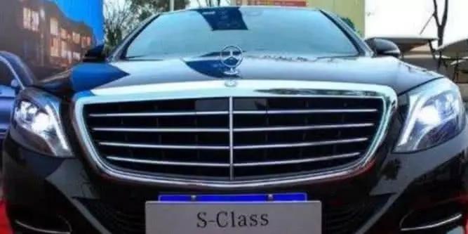 全球5個立式車標，第三個路上很常見，較后一個有錢買不到