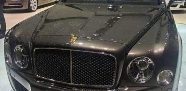 全球5個立式車標，第三個路上很常見，較后一個有錢買不到