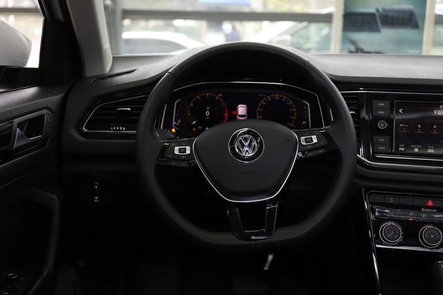 車標下面帶字母 大眾轎跑SUV不輸奔馳路虎 13.58萬起配置豐富