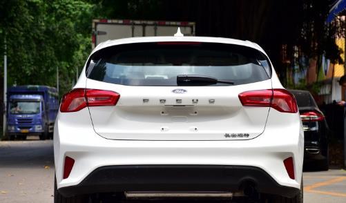 確定只有大眾車標(biāo)下帶字母？這四款車也有字母，你注意過嗎？