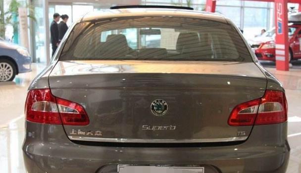 確定只有大眾車標(biāo)下帶字母？這四款車也有字母，你注意過嗎？